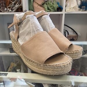 Elegant Tan Espadrille Wedge Sandals Sz 8.5